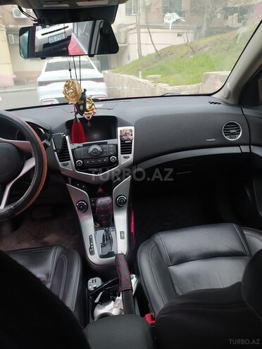 Chevrolet Cruze-13