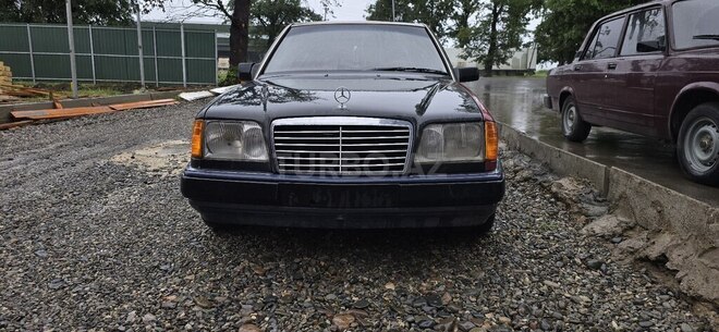 Mercedes E 220-3