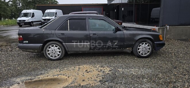 Mercedes E 220-5