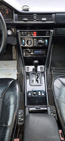 Mercedes E 220-10