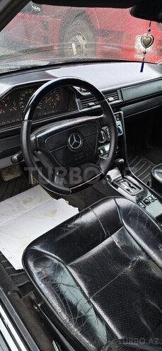 Mercedes E 220-6