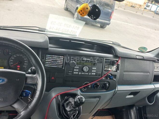 Ford Transit-3