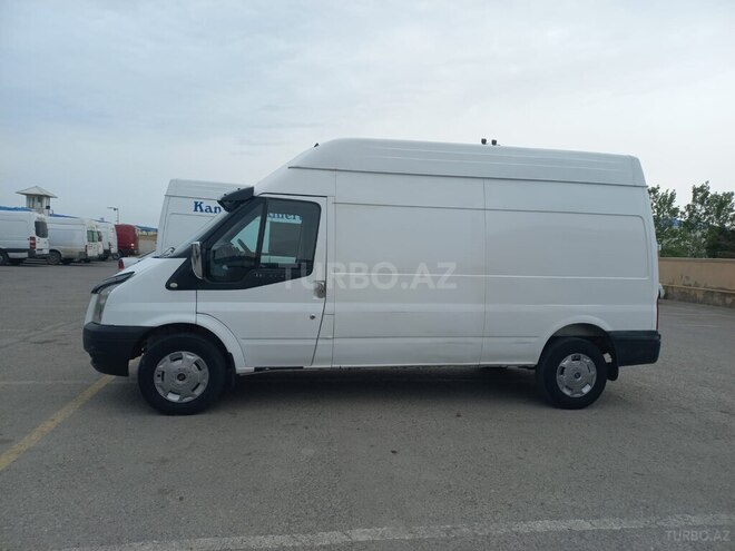Ford Transit-5