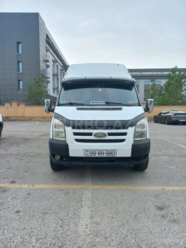 Ford Transit-8