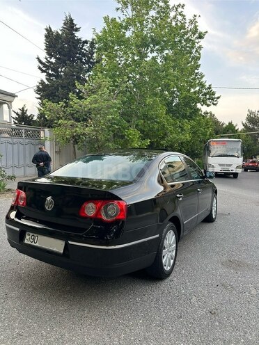 Volkswagen Passat-8