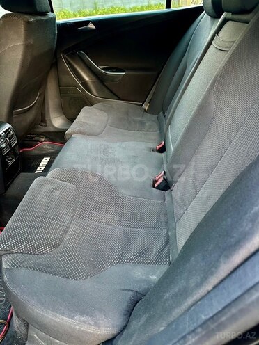 Volkswagen Passat-11