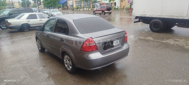 Chevrolet Aveo-5