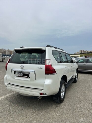 Toyota Land Cruiser Prado-5