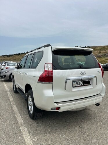 Toyota Land Cruiser Prado-7