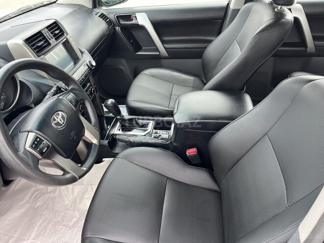 Toyota Land Cruiser Prado-10