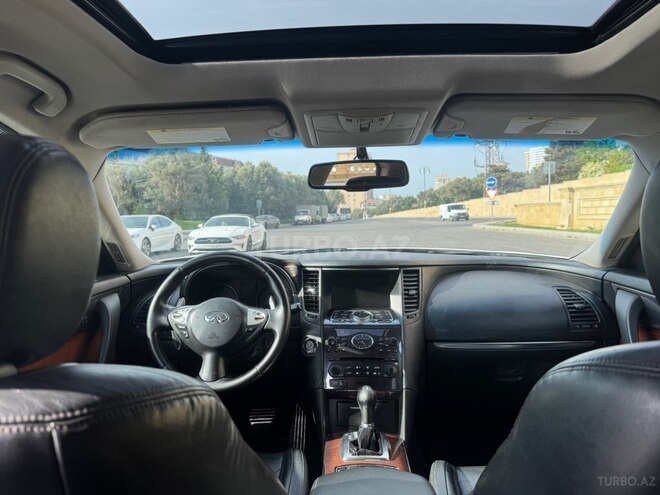 Infiniti FX35-12