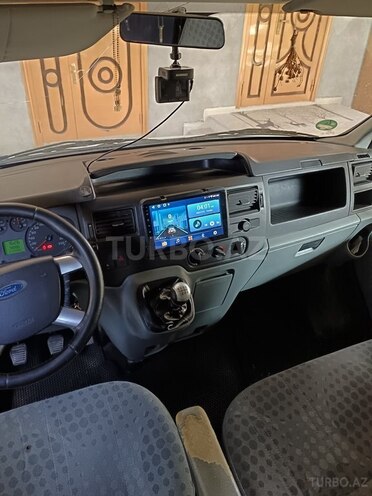 Ford Transit-4