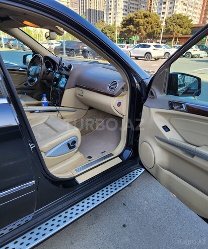 Mercedes GL 550 4MATIC-6