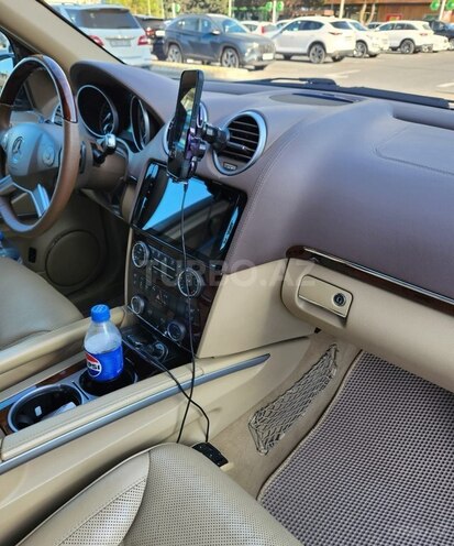 Mercedes GL 550 4MATIC-4