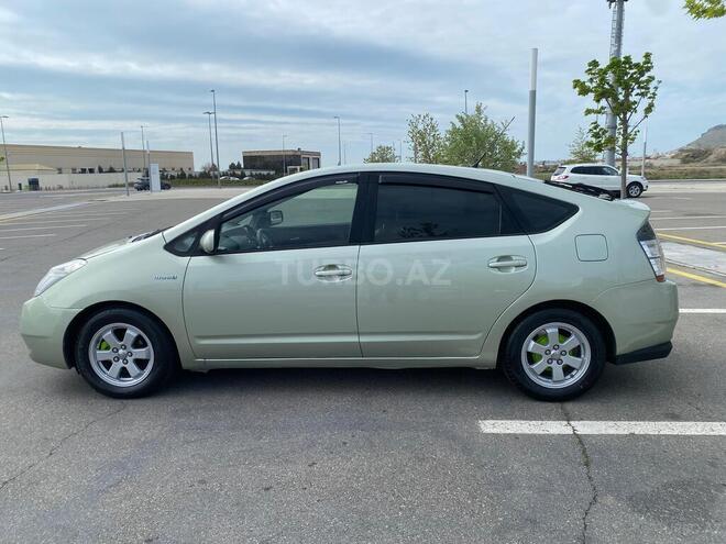 Toyota Prius-4