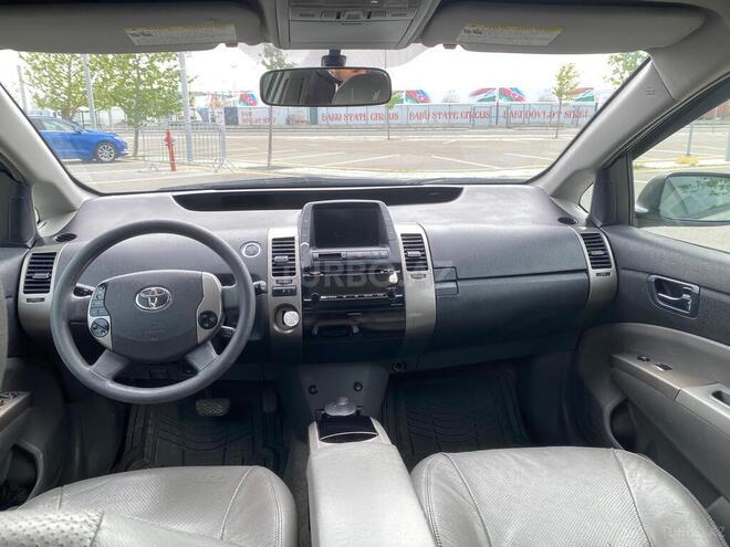 Toyota Prius-8
