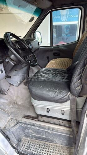 Ford Transit-4