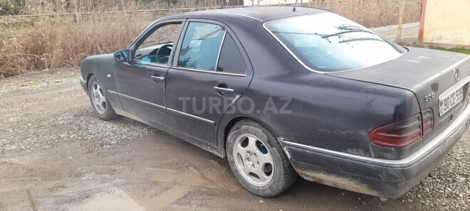 Mercedes E 300-2