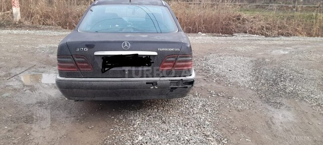 Mercedes E 300-4