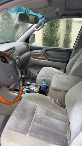 Toyota Land Cruiser-9