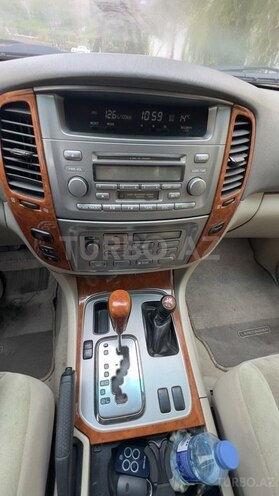 Toyota Land Cruiser-7