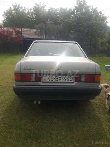Mercedes 190-2