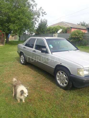 Mercedes 190-20