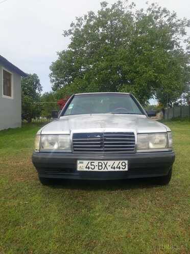 Mercedes 190-1