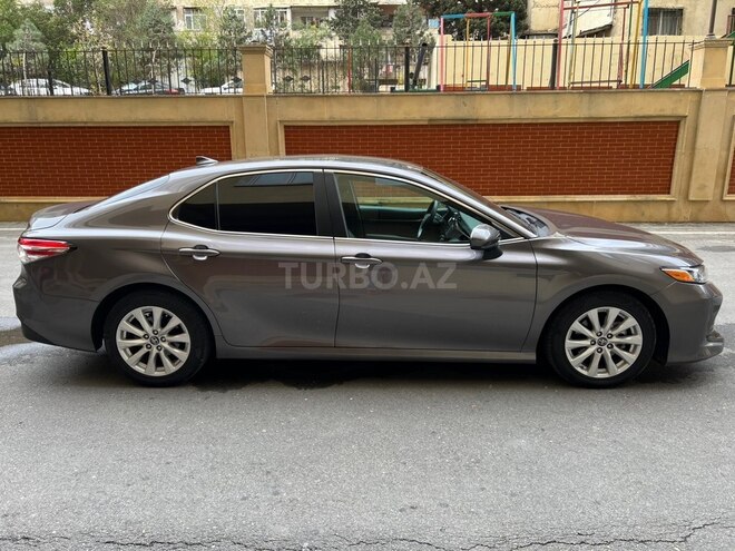 Toyota Camry-3