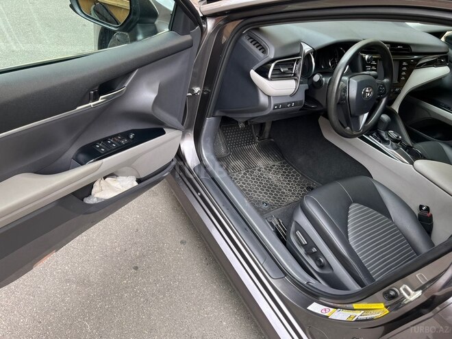 Toyota Camry-10