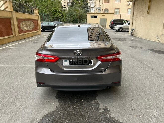 Toyota Camry-7