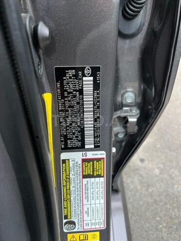 Toyota Camry-15