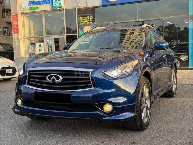 Infiniti QX70-2
