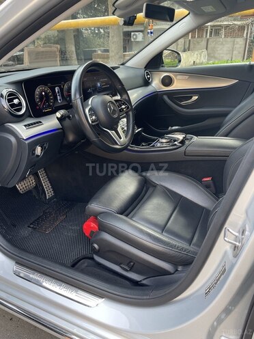 Mercedes E 220 d-6