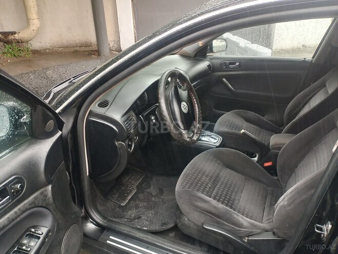 Volkswagen Passat-8