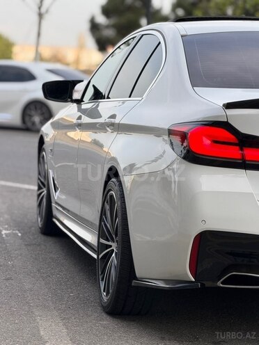 BMW 530e-6