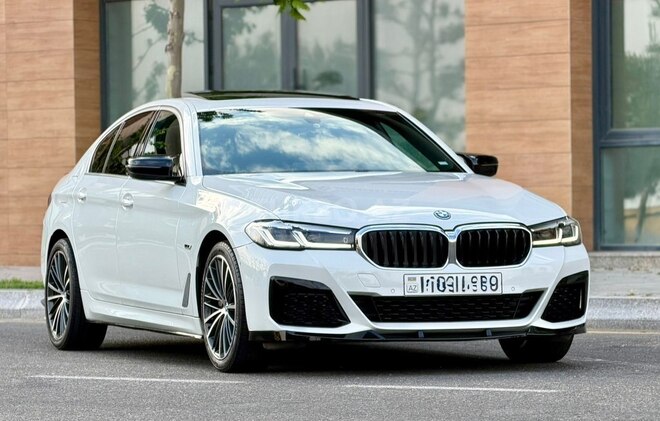 BMW 530e-11