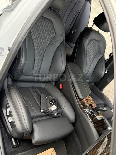 BMW 530e-9