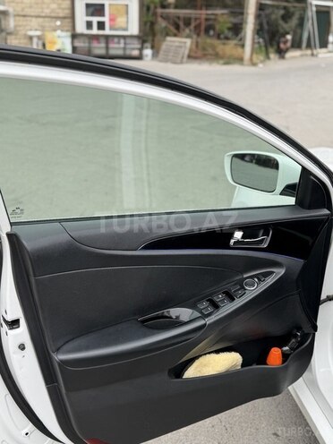 Hyundai Sonata-11