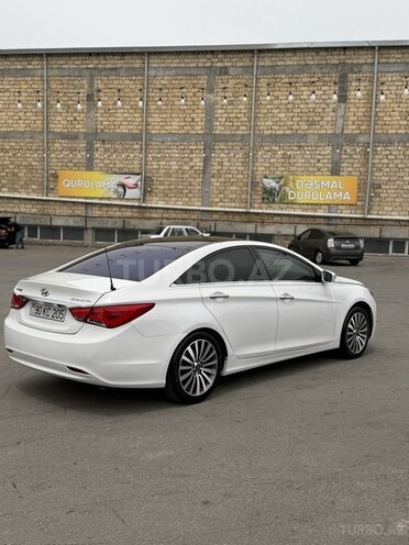 Hyundai Sonata-5