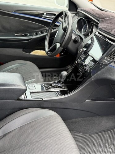 Hyundai Sonata-13