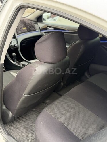 Hyundai Sonata-12