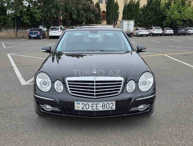 Mercedes E 220-1