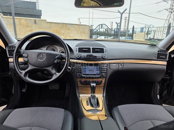 Mercedes E 220-12