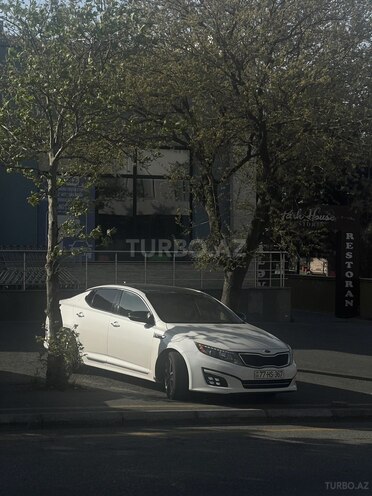 Kia Optima-4