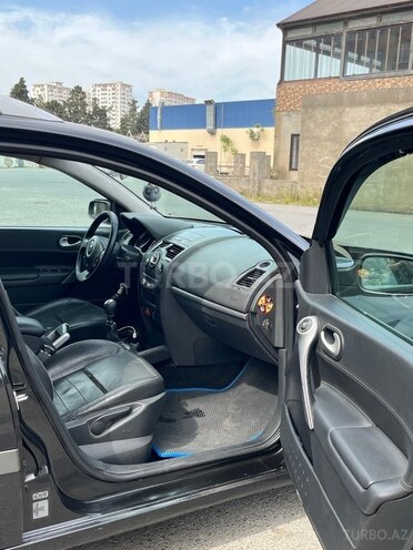 Renault Megane-12