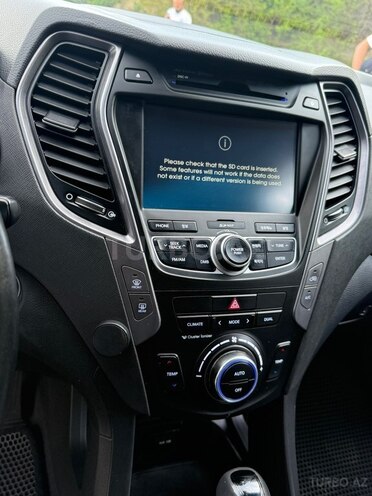 Hyundai Santa Fe-12