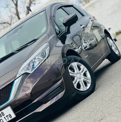 Nissan Note-2