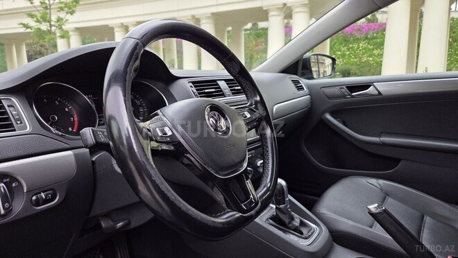 Volkswagen Jetta-12