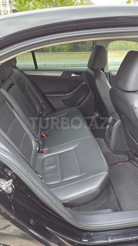 Volkswagen Jetta-17